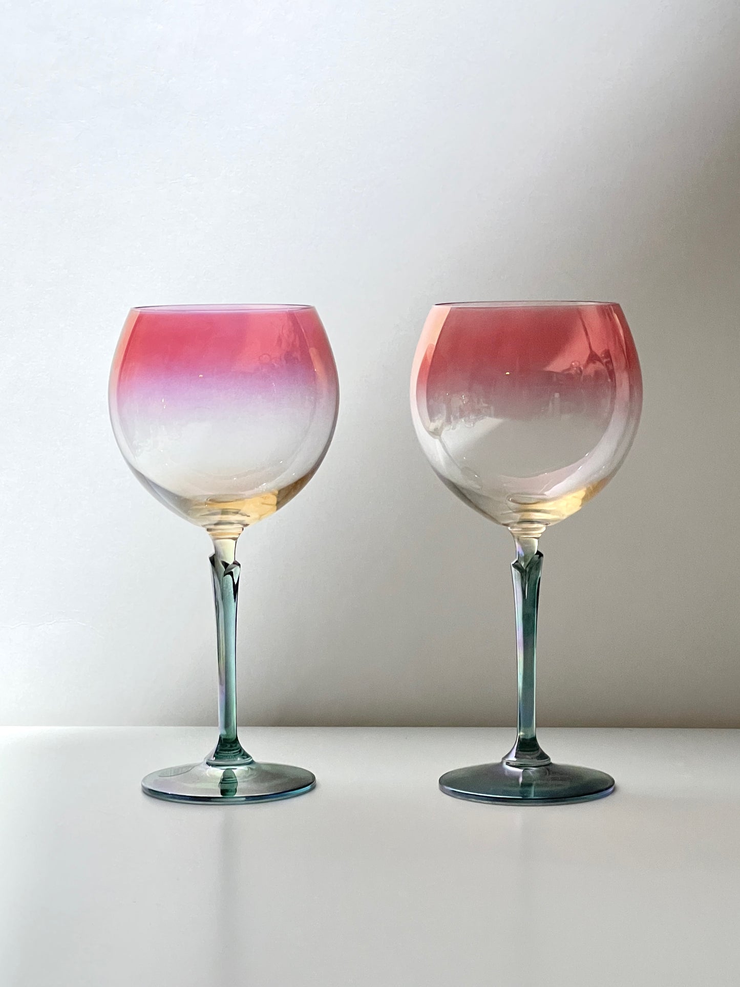 Vintage Sunset Iridescent Wine Glass