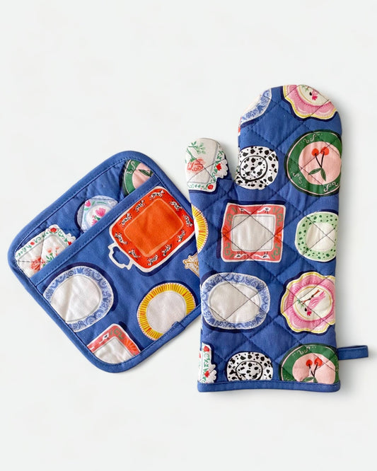 Dinner Plates Oven Mitt + Pot Holder Set