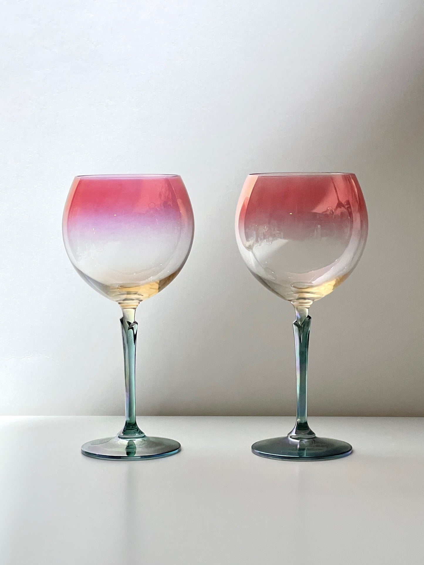 Vintage Sunset Iridescent Wine Glass